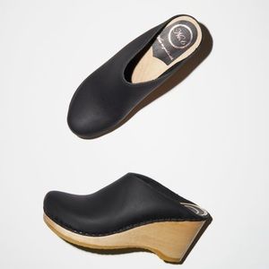 No. 6 New School Clog on Wedge in Black
